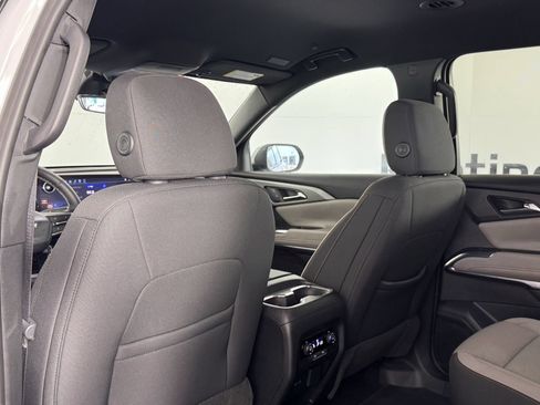 Used 2026 Chevrolet Traverse LT w/ Driver Confidence Package FWD image 18