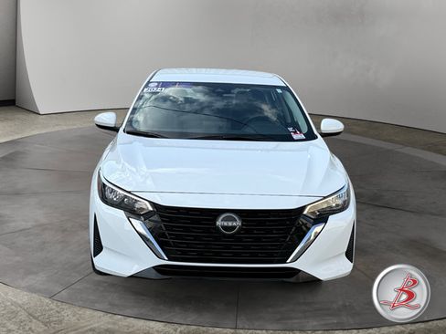 Used 2024 Nissan Sentra SV FWD image 2