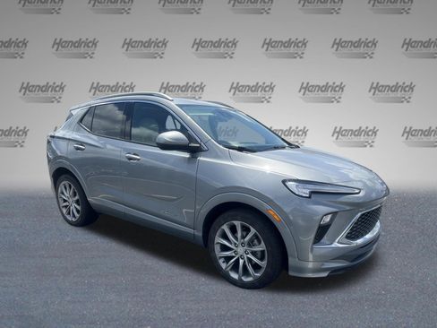 Used 2024 Buick Encore GX Avenir w/ Avenir Convenience Package FWD image 4