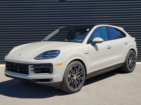New 2026 Porsche Cayenne Base image 1