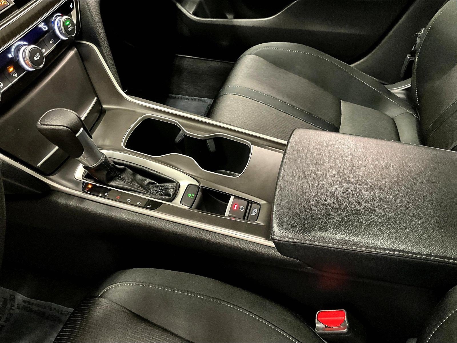 Used 2018 Honda Accord EX image 18