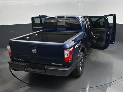 Used 2017 Nissan Titan PRO-4X w/ Pro-4x Convenience Package AWD/4WD image 29