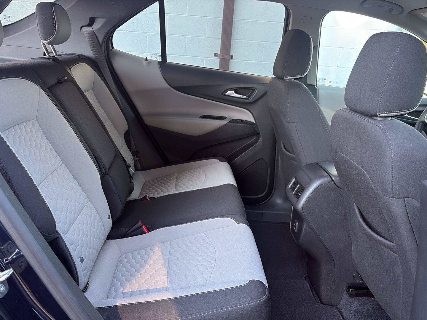 Used 2020 Chevrolet Equinox LS w/ LS Convenience Package FWD image 18