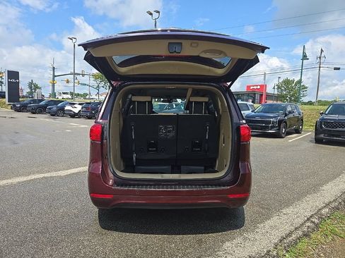 Used 2018 Kia Sedona EX FWD image 5