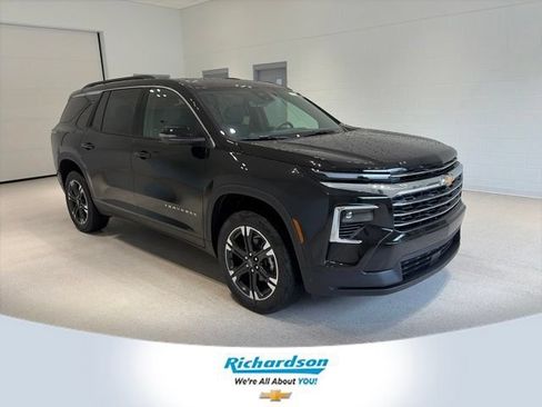 New 2027 Chevrolet Traverse LT w/ Sun and Wheel Package AWD/4WD image 1