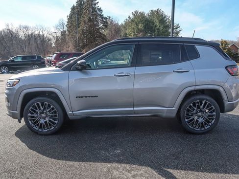 Used 2022 Jeep Compass High Altitude AWD/4WD image 3
