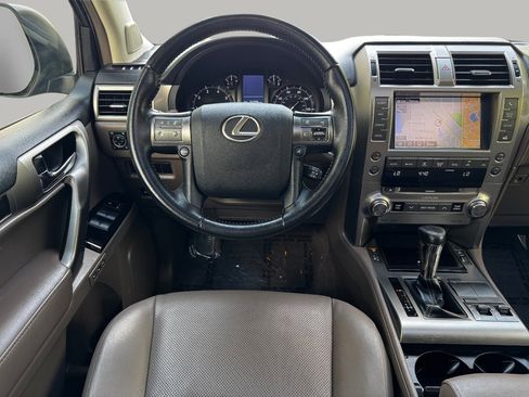 Used 2017 Lexus GX 460 image 19