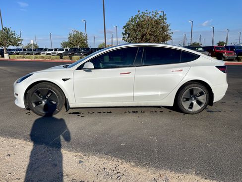 Used 2023 Tesla Model 3 Standard Range RWD image 2