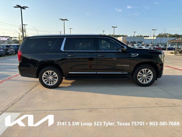 Used 2023 GMC Yukon XL SLT w/ SLT Luxury Package AWD/4WD image 13