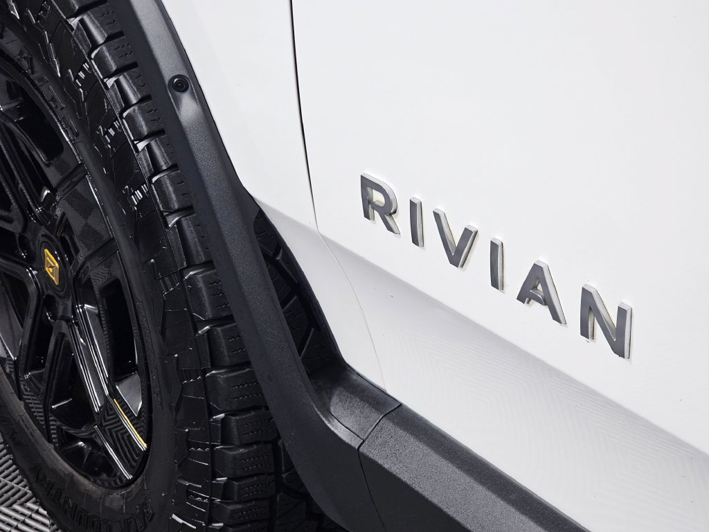 Used 2024 Rivian R1S Adventure Dual AWD/4WD image 32
