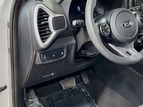 Certified 2021 Kia Soul LX image 10