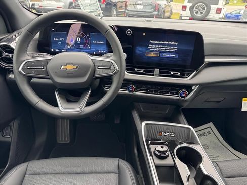 New 2026 Chevrolet Equinox LT w/ Convenience Package II AWD/4WD image 10