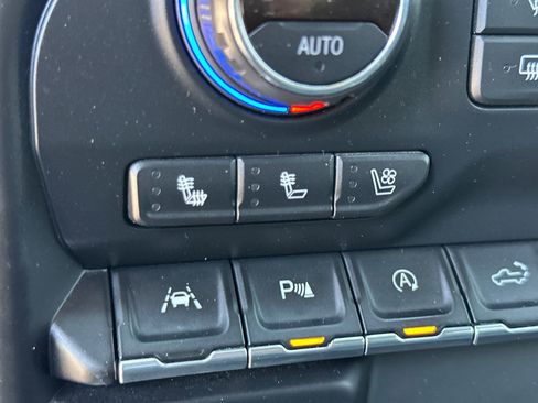 Used 2020 Chevrolet Silverado 1500 High Country w/ Technology Package AWD/4WD image 30