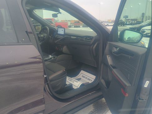 Used 2023 Ford Escape ST-Line w/ Equipment Group 301A image 17