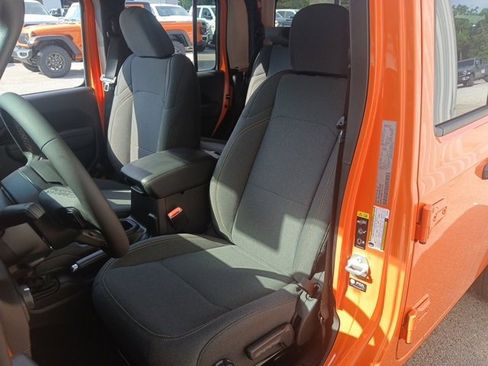 New 2025 Jeep Gladiator Sport image 29