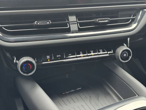 New 2026 Chevrolet Equinox EV RS image 22