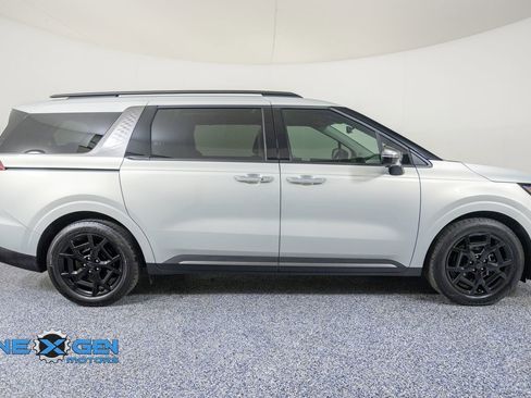 Used 2026 Kia Carnival SX Prestige FWD image 8