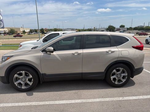 Used 2017 Honda CR-V EX image 3