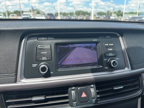 Used 2016 Kia Optima LX FWD image 19