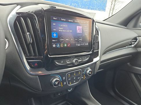 Used 2023 Chevrolet Traverse LT image 22