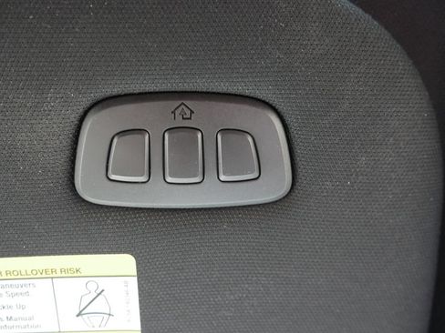 Used 2018 Ford F150 Lariat w/ Equipment Group 502A Luxury AWD/4WD image 29