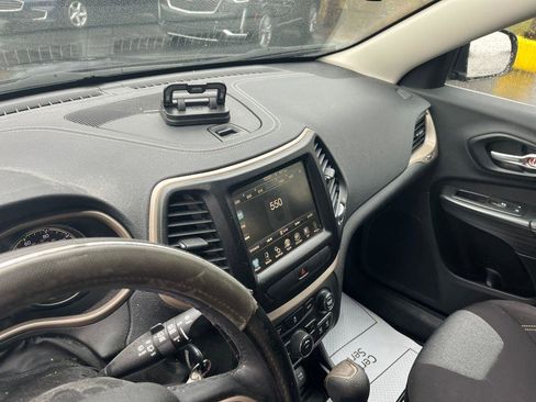 Used 2014 Jeep Cherokee Latitude image 12