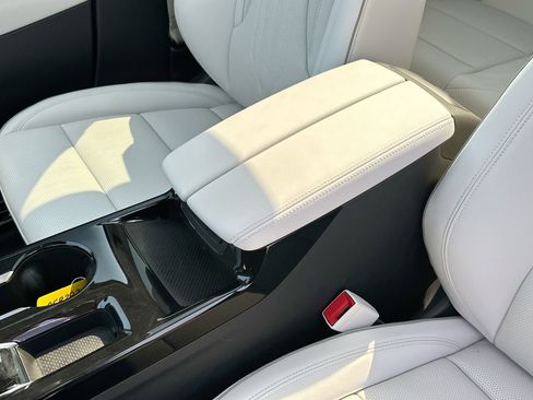 New 2025 Buick Envision Avenir image 18