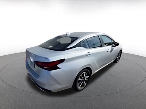 Used 2025 Nissan Versa SV image 6