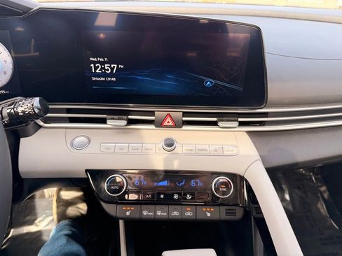 New 2025 Hyundai Elantra Limited image 20
