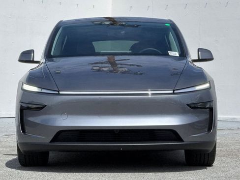 Used 2026 Tesla Model Y Long Range image 8
