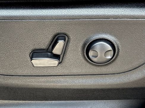 Used 2024 RAM 1500 Big Horn AWD/4WD image 14