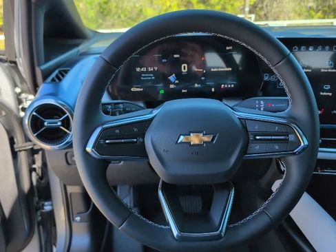 New 2026 Chevrolet Equinox EV LT image 18