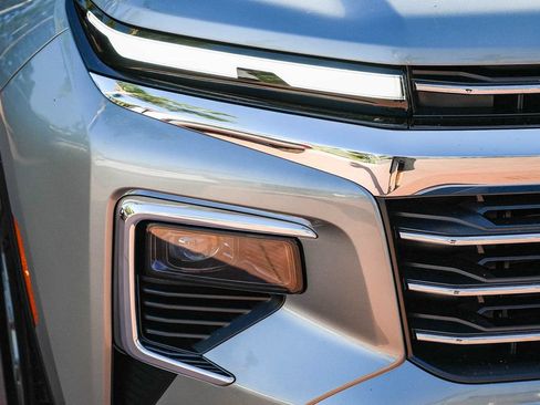 New 2027 Chevrolet Traverse LT w/ Driver Confidence Package FWD image 8