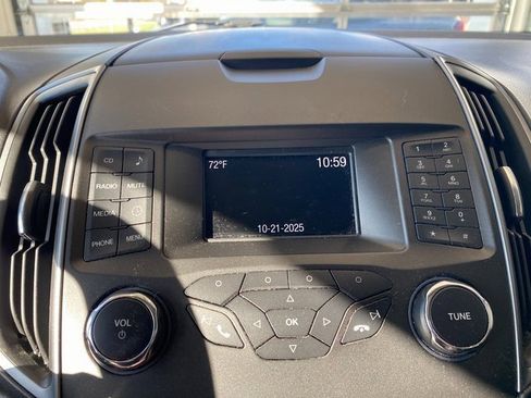 Used 2017 Ford Edge SE image 22
