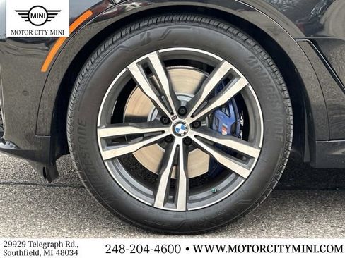 Used 2022 BMW X7 M50i w/ Executive Package AWD/4WD image 11