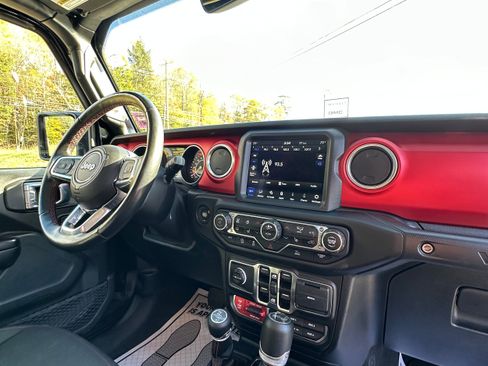 Used 2021 Jeep Wrangler Unlimited Rubicon AWD/4WD image 22