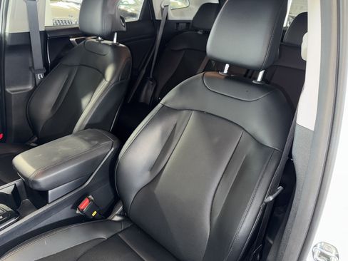 Used 2025 Kia Sportage EX FWD image 31