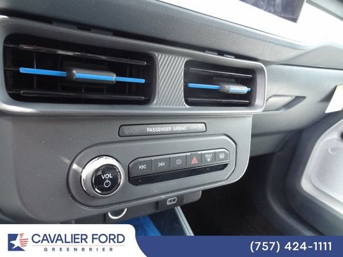 Used 2025 Ford Maverick XLT w/ XLT Luxury Package AWD/4WD image 12