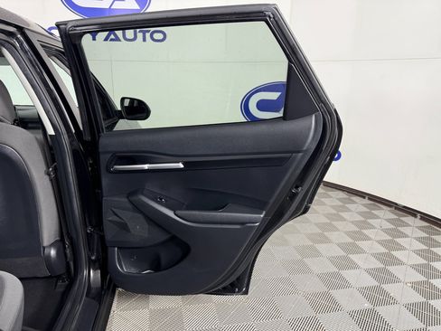 Used 2021 Kia Seltos LX image 16