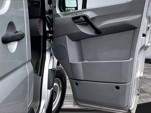 Used 2015 Mercedes-Benz Sprinter 2500 image 14