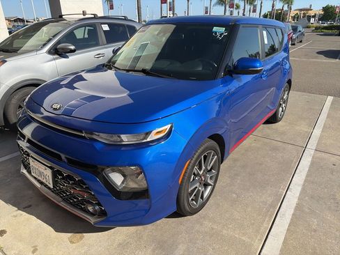 Used 2021 Kia Soul GT-Line FWD image 2
