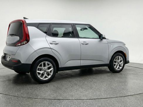 Used 2025 Kia Soul LX w/ LX Technology Package image 7