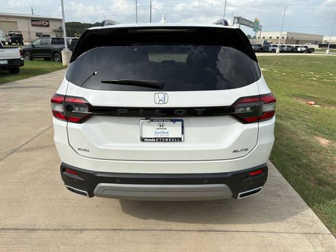 Certified 2025 Honda Pilot Elite image 7