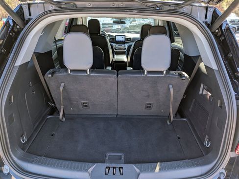 Certified 2023 Ford Explorer XLT w/ Equipment Group 202A image 15