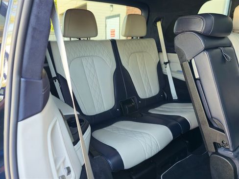Used 2019 BMW X7 xDrive50i w/ M Sport Package AWD/4WD image 41