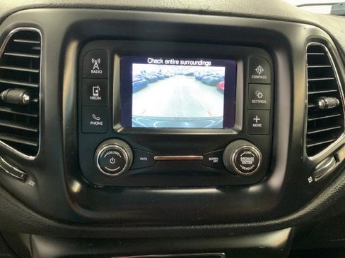 Used 2018 Jeep Compass Latitude image 20