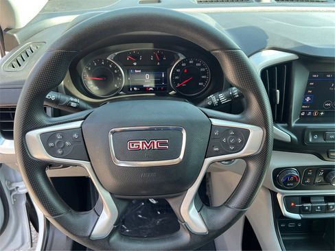 Used 2023 GMC Terrain SLE w/ Driver Convenience Package image 17