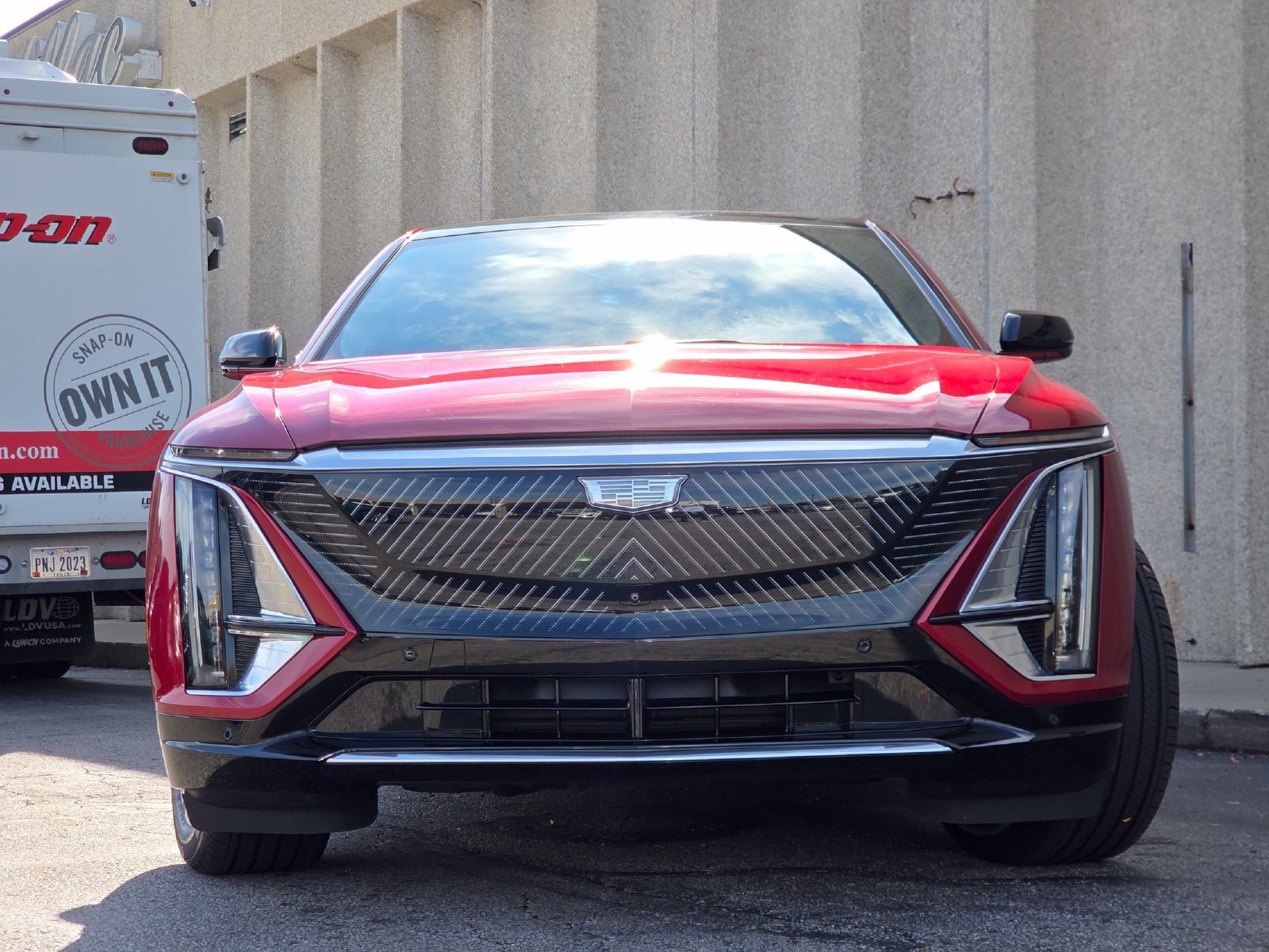 Certified 2024 Cadillac Lyriq Luxury AWD/4WD image 18