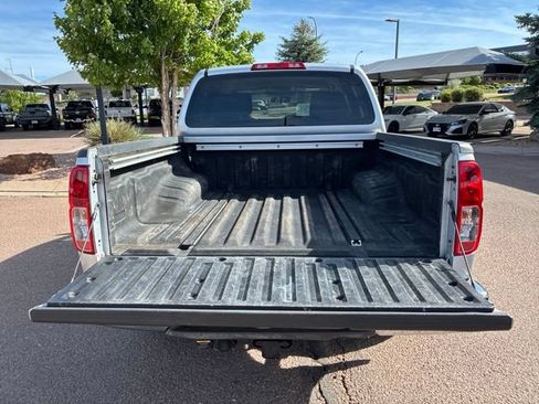 Used 2010 Nissan Frontier SE AWD/4WD image 14