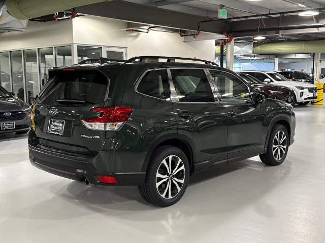 Used 2023 Subaru Forester Limited AWD/4WD image 2